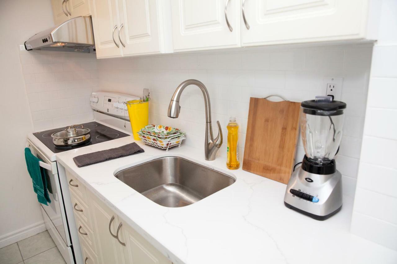 Вилла Cozy 3Br 2Bth Lower Unit, A Min To Hwy401, 404 & Dvp Торонто Экстерьер фото