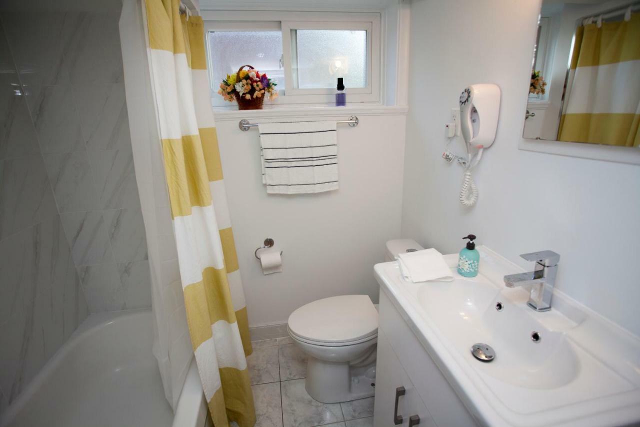 Вилла Cozy 3Br 2Bth Lower Unit, A Min To Hwy401, 404 & Dvp Торонто Экстерьер фото