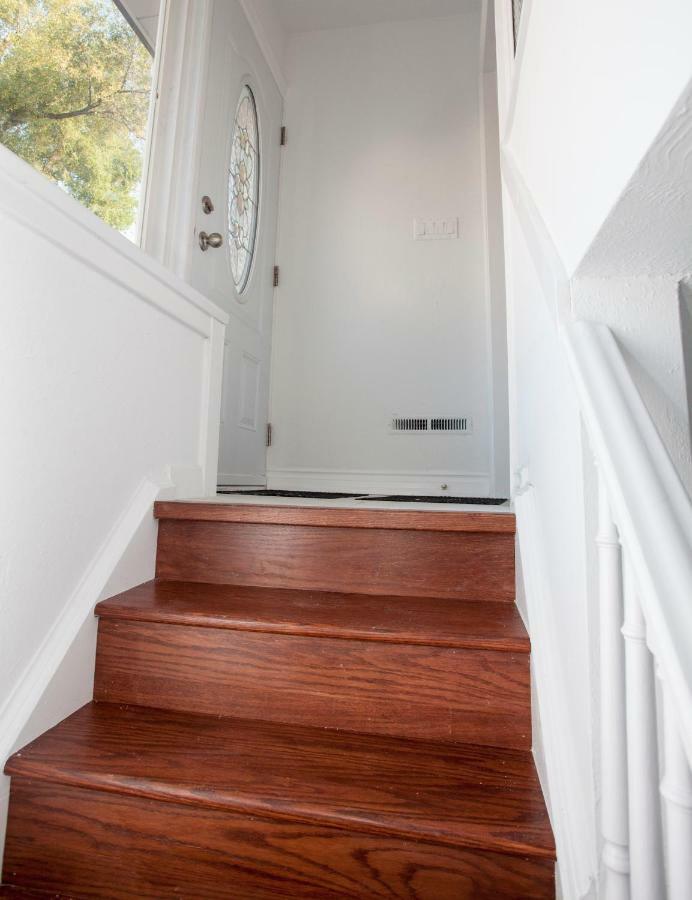 Вилла Cozy 3Br 2Bth Lower Unit, A Min To Hwy401, 404 & Dvp Торонто Экстерьер фото